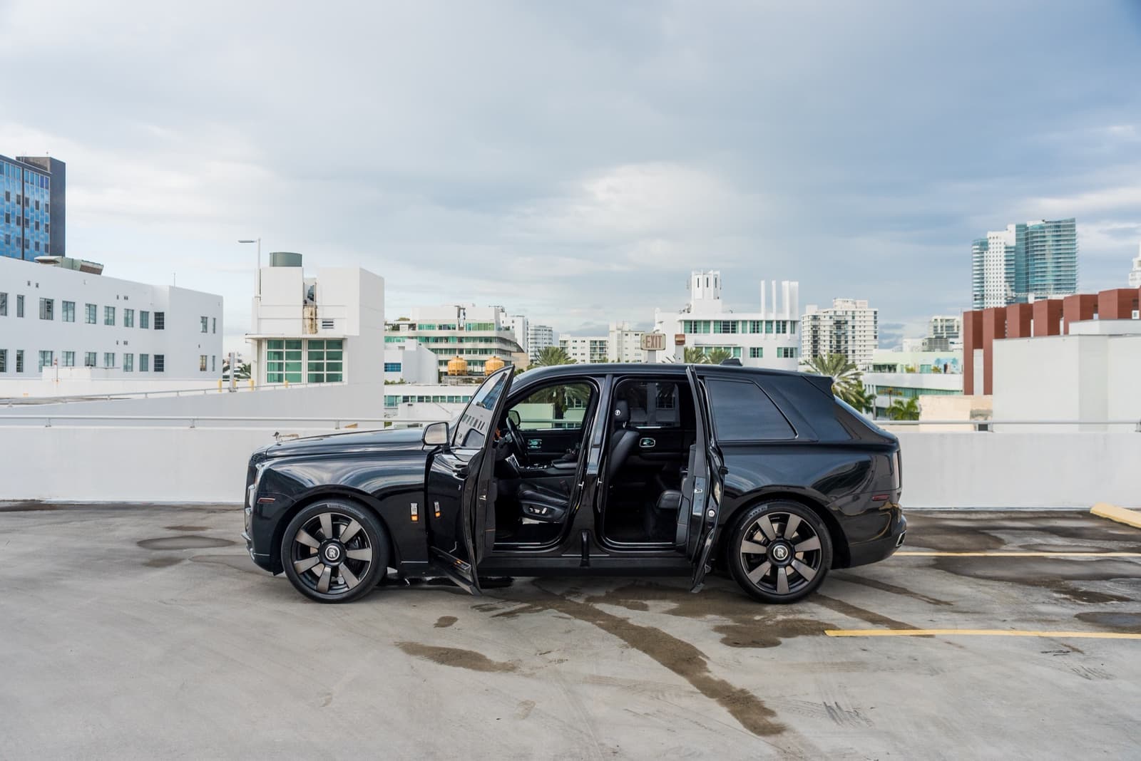 Rolls-Royce Cullinan Black (2) - Image 2