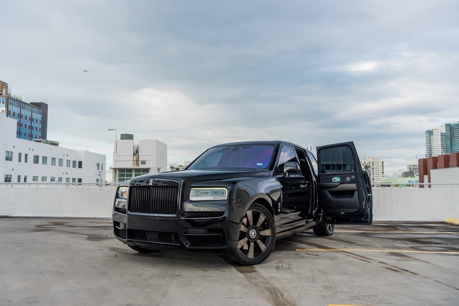 Rolls-Royce Cullinan Black (2) - Image 7