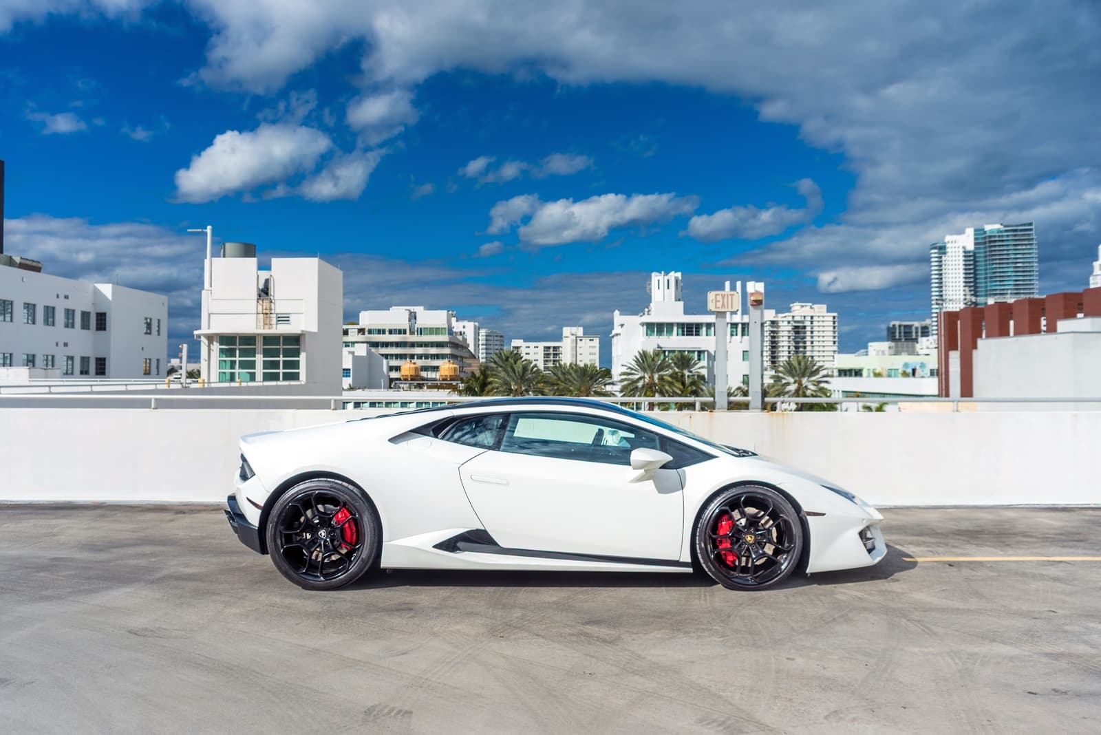 Lamborghini Huracan White - Image 2