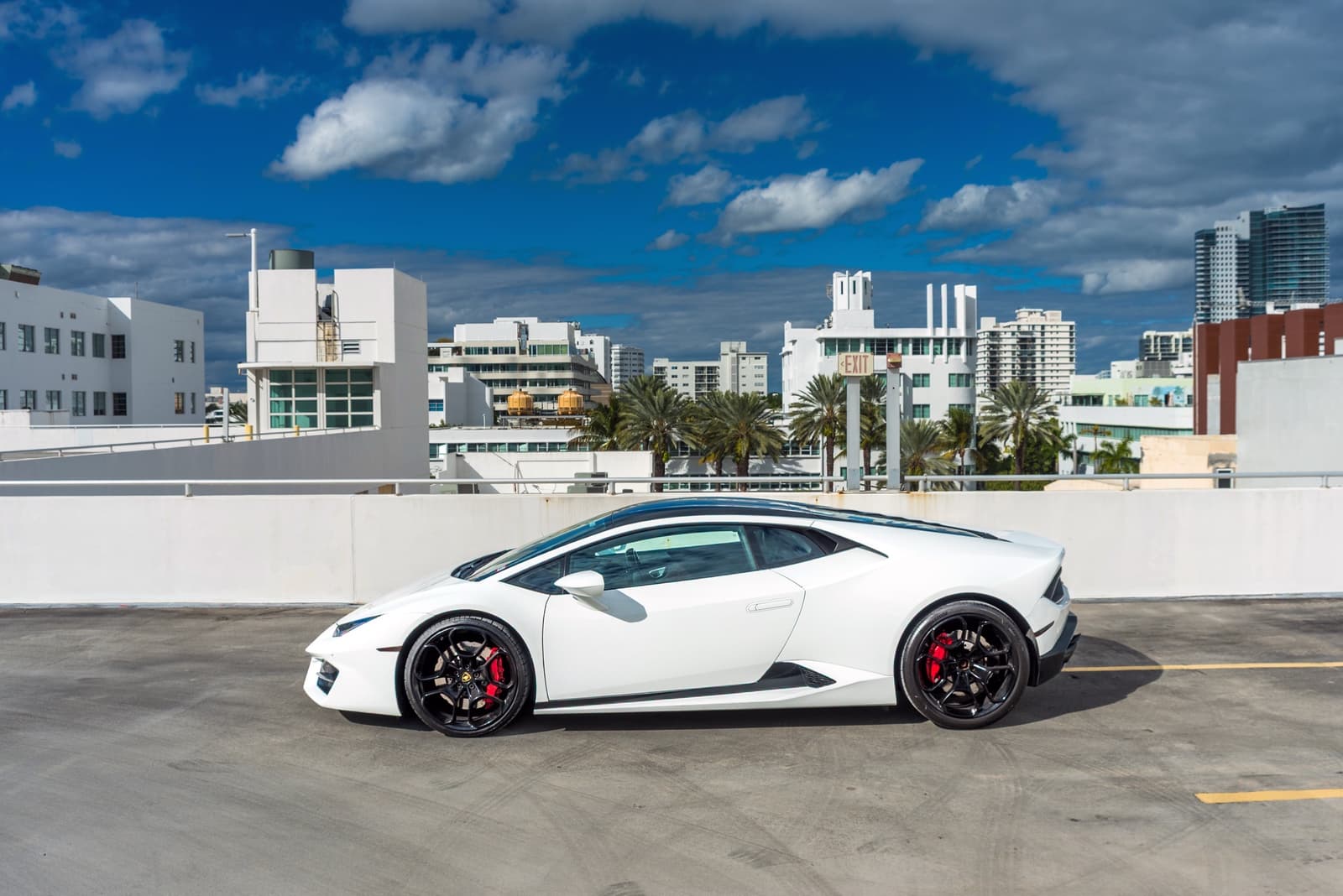 Lamborghini Huracan White - Image 4