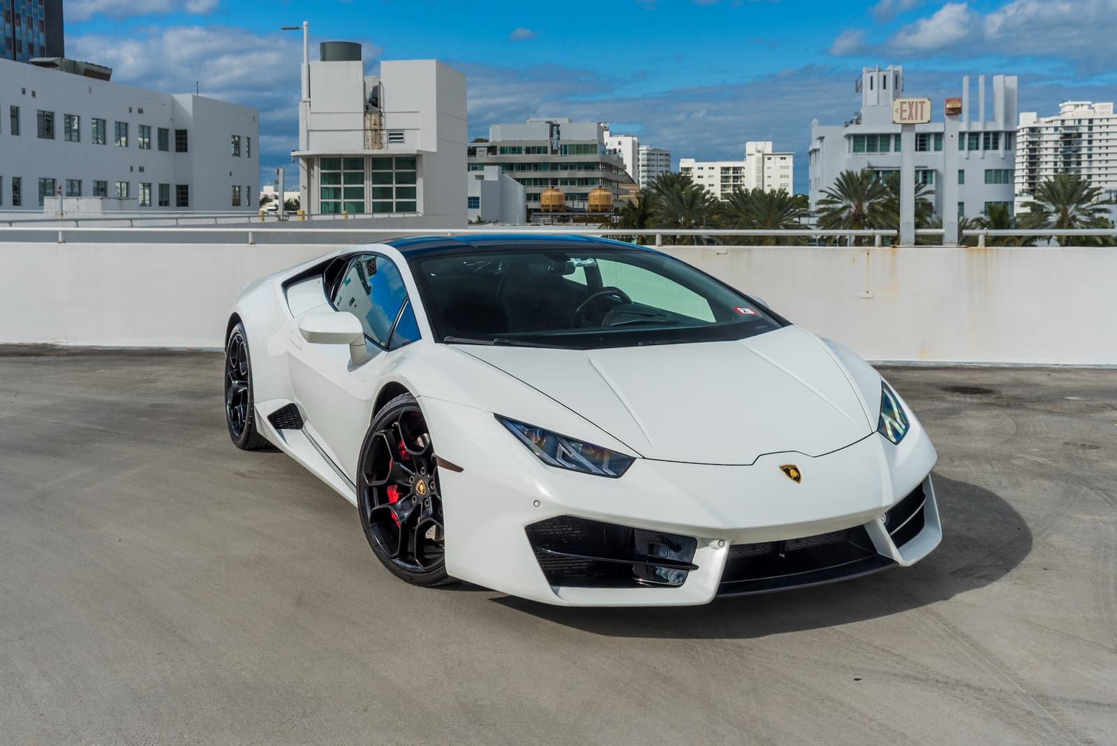 Lamborghini Huracan White - Image 13