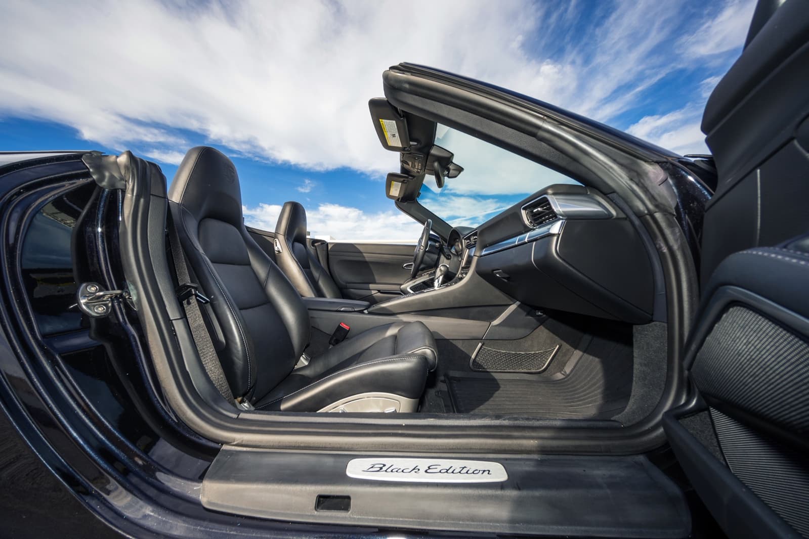 Porsche 911 Carrera Convertible Black Edition Black - Image 4