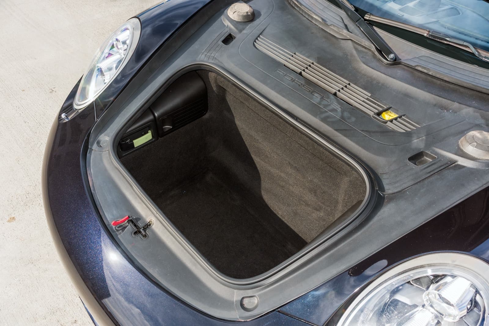 Porsche 911 Carrera Convertible Black Edition Black - Image 8