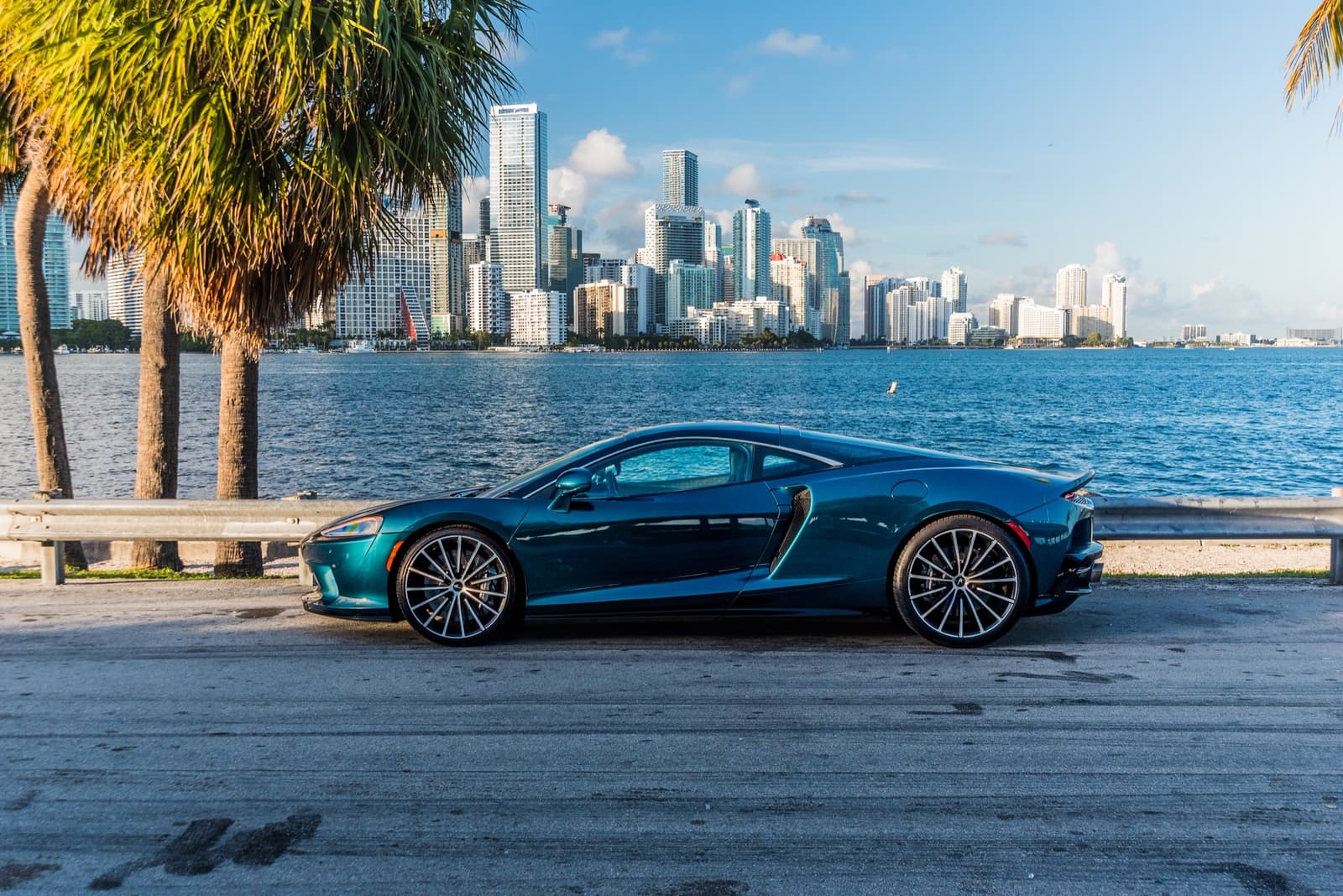 McLaren GT Green - Image 4