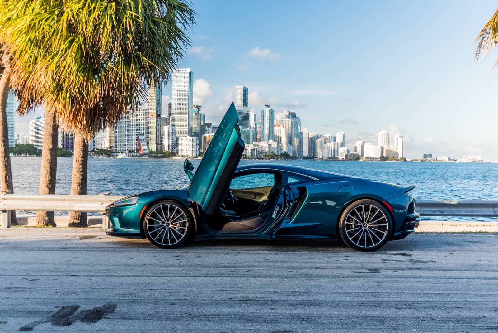 McLaren GT Green - Image 6