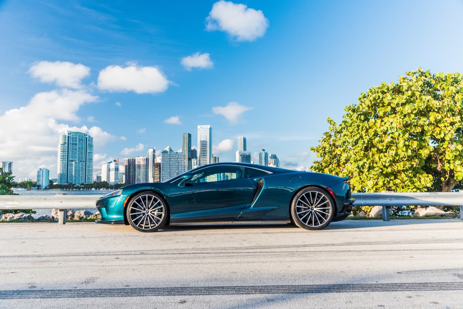McLaren GT Green - Image 13