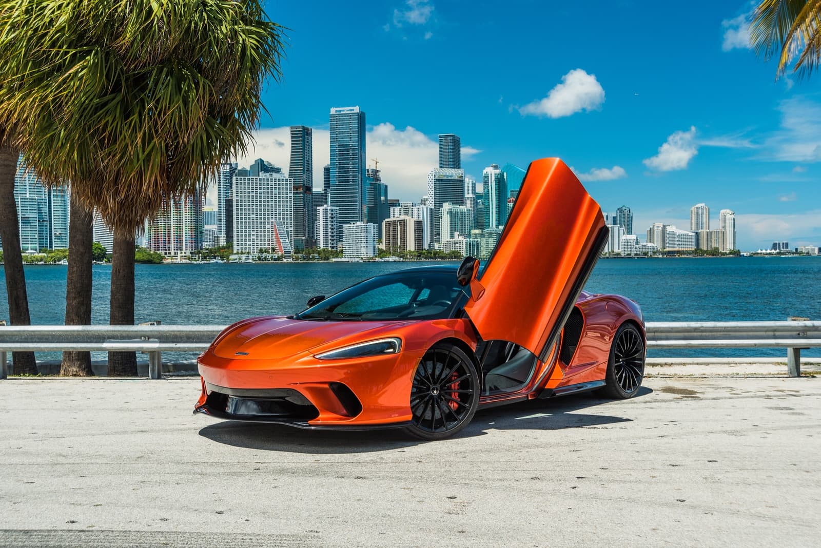 McLaren GT Orange - Image 2
