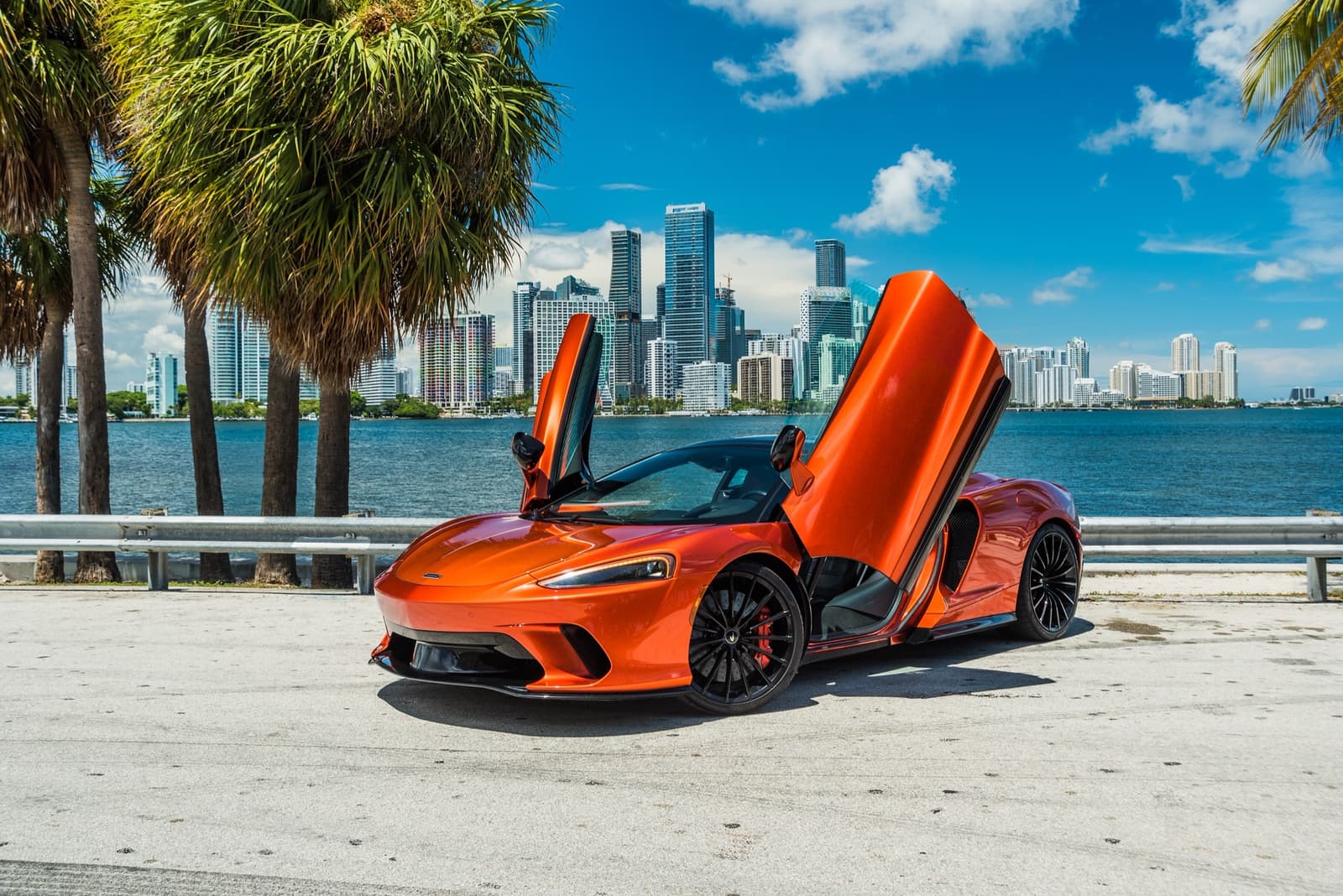 McLaren GT Orange - Image 3