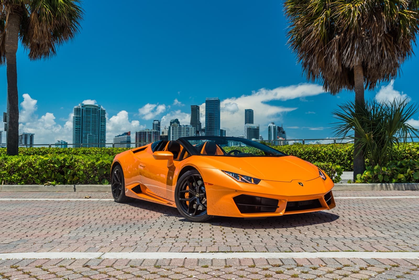 Lamborghini Huracan Spyder Orange - Image 2
