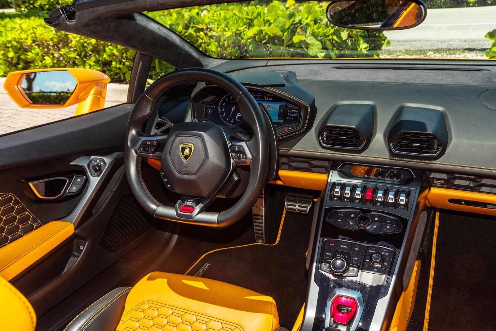 Lamborghini Huracan Spyder Orange - Image 9