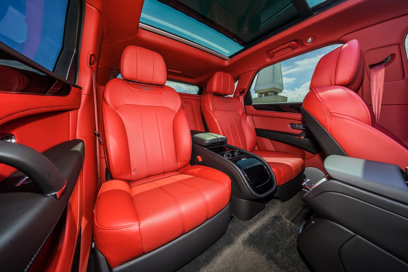 Bentley Bentayga Hybrid - Image 6